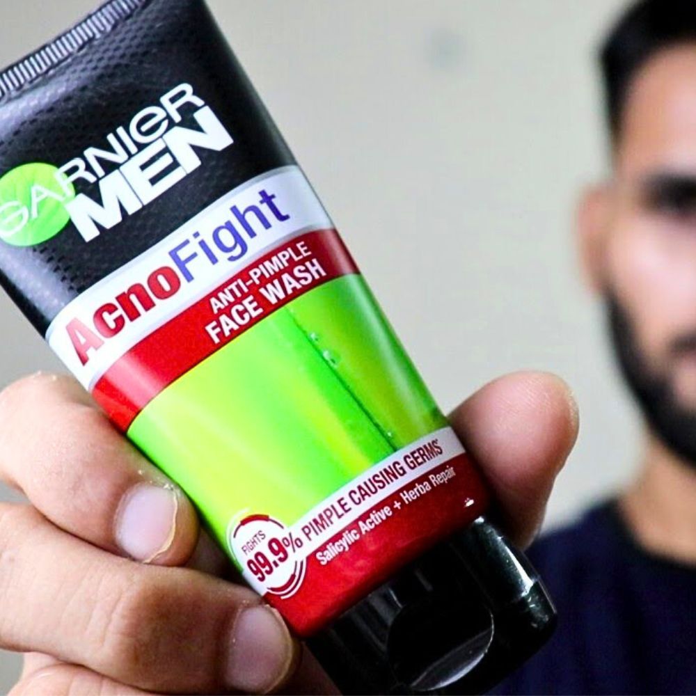 Garnier Men Acno Fight Anti-Acne Scrub In Foam 100ml (BD)